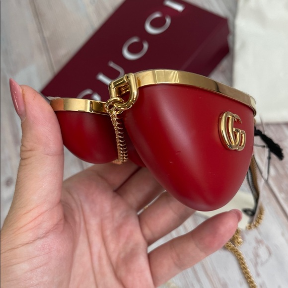 $980 New GUCCI Mini Bag red heart gold GG logo airpod case coin purse LIMITED - Picture 8 of 14